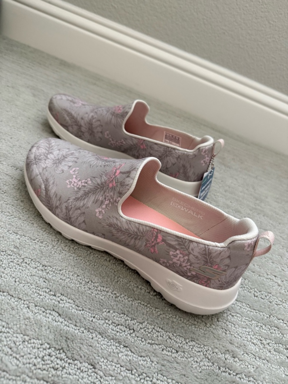 NEW! Skechers floral print taupe/pink shoes, size 9, go walk joy - Picture 6 of 7